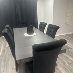 Expandable Dining Table Set with Chairs – Seats 4–6