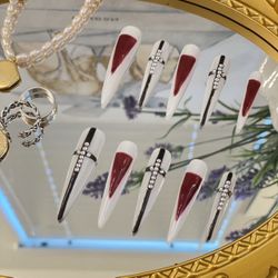 Press on nails