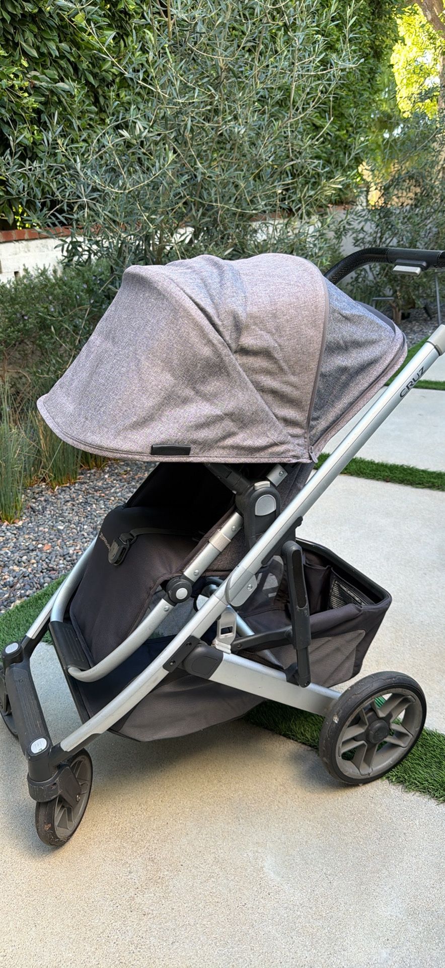 Uppababy Cruz V2 Stroller And Bassinet