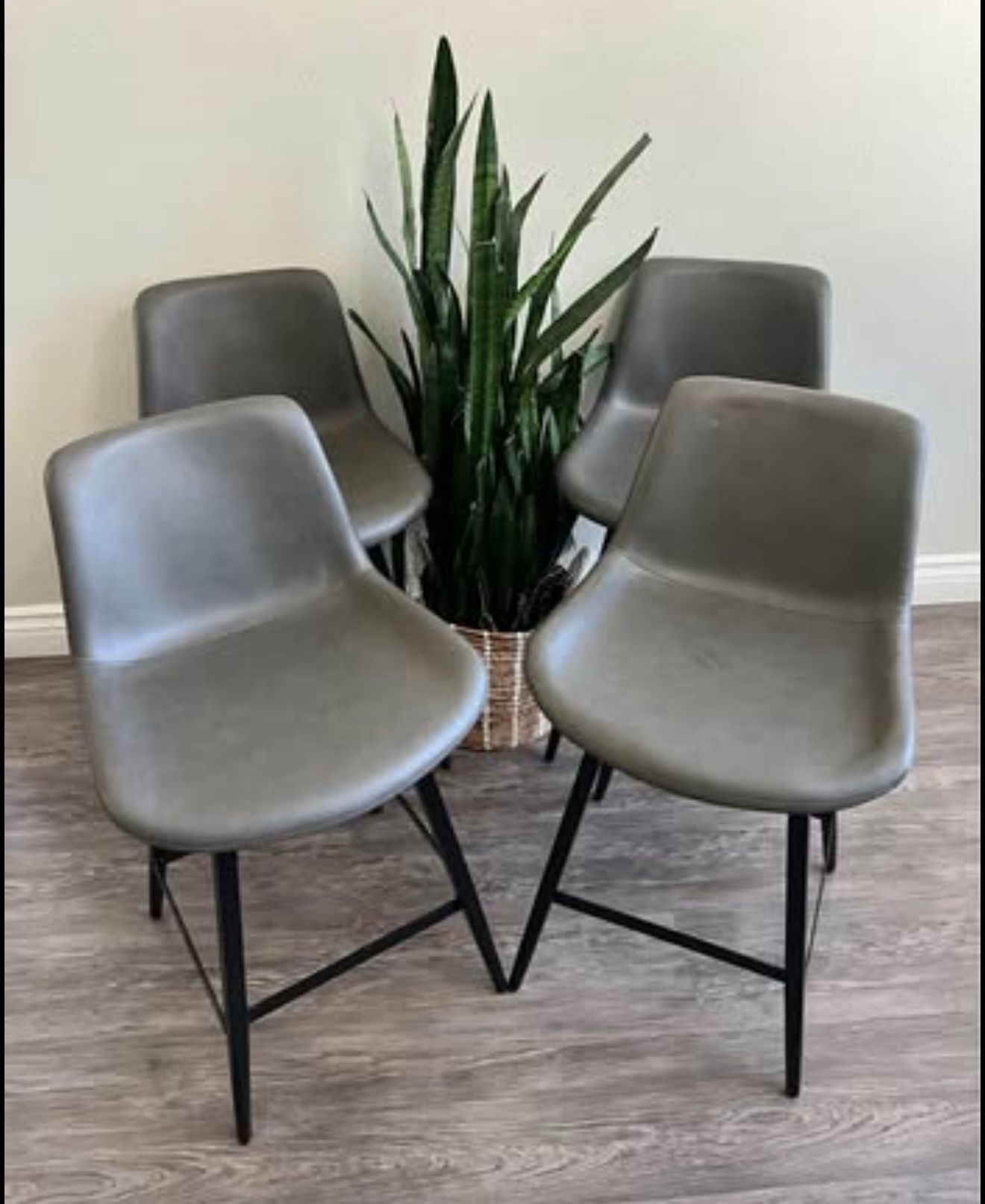 24 inch Counter Stool, Modern Bucket Barstools, Counter Height Bar Stools with Back and Footrest for