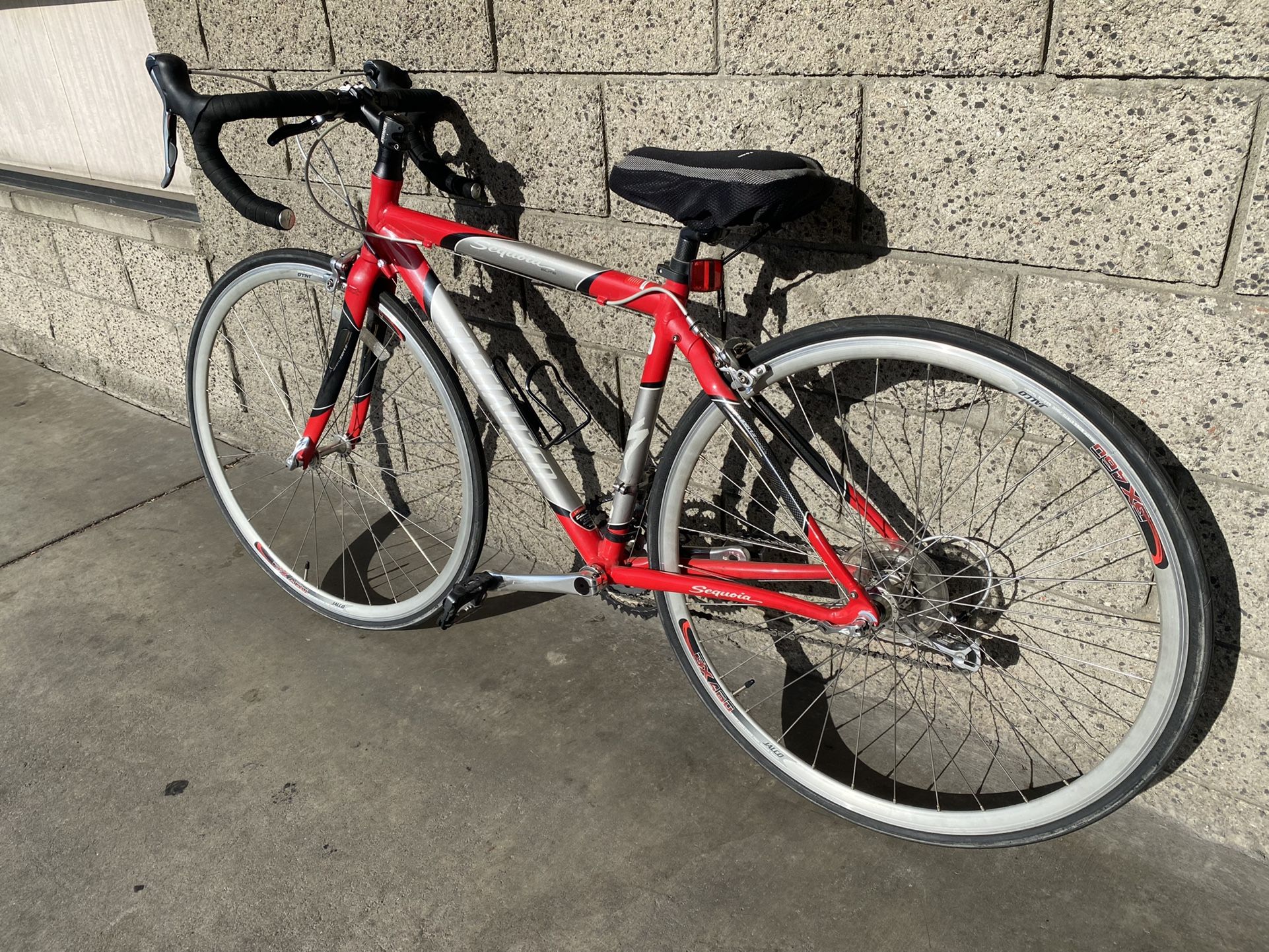 Specialized Sequoia Elite Bike