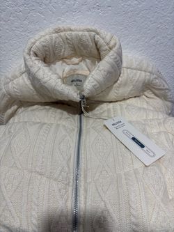 Brand new beautiful jacket for Hollister short jacket  woman size s 🥰😍😘