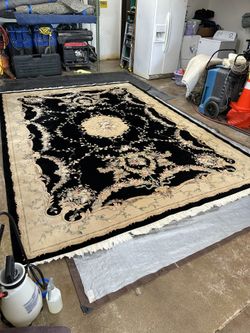 100 % Wool Rug (12x16)