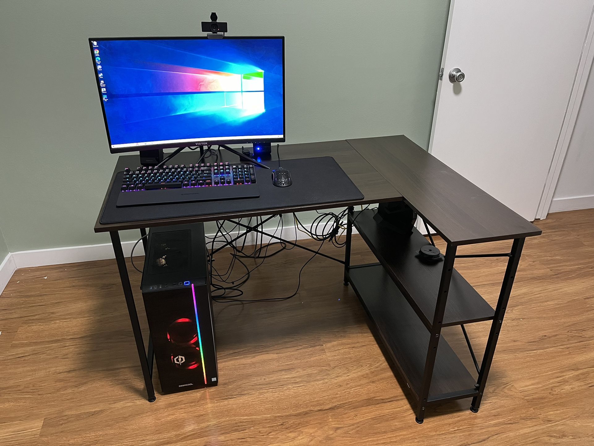Full PC setup w/ Free Desk (Monitor, Computer, Mouse, Keyboard)