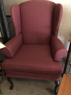 2 Burgundy chairs. Very comfy. Looks great for the living room . Great condition. Original $95 Ea. $70 For Both