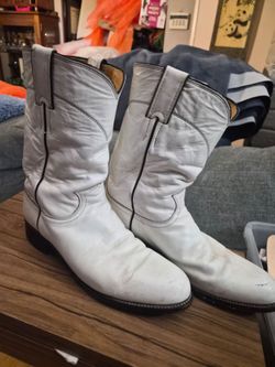 Ladies White Leather Boots JUSTIN brand