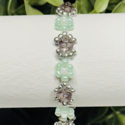 Silver and Light Green Daisy Handmade Beaded Bracelet