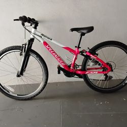 BICYCLE SPECIALIZED 21 SPEED SIZE 24 BRAND NEW 