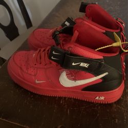 University Red Af1