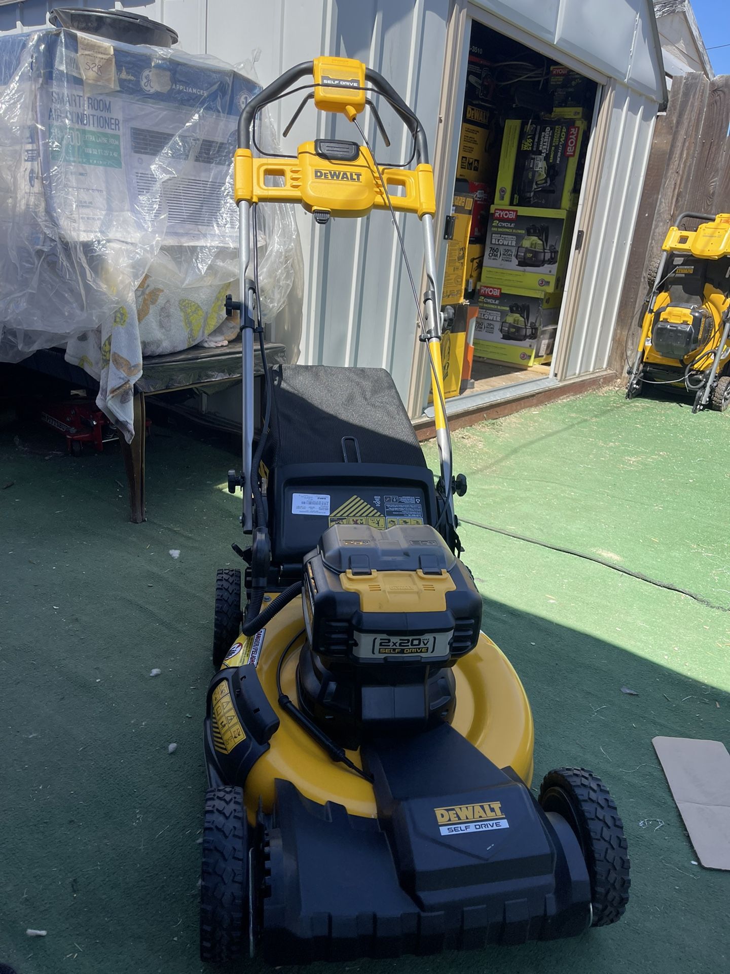 DEWALT 20V MAX Battery Powered Walk Behind Self Propelled