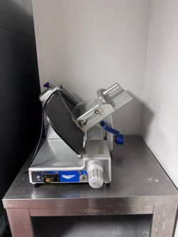 Vollrath Commercial Meat Slicer – Used