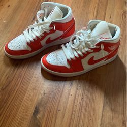 Nike 8 