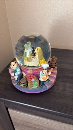 Lady and the Tramp Snowglobe