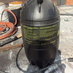 Flo-Master 2.5 Gallon Wood & Masonry Sprayer – Complete w/ Wand – Works Perfect – $10