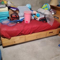 Trundle Style Bed With Frame And Headboard!