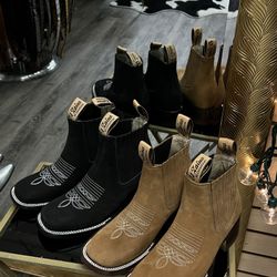 Botines Vaqueros Para Mujer for Sale in Anaheim CA OfferUp