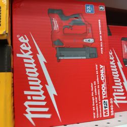 Mikwaukee Pin Nailer 23ga new