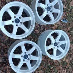 Avid AV06 white 5x114.3