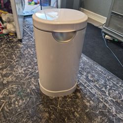 Munchkin Diaper Pail