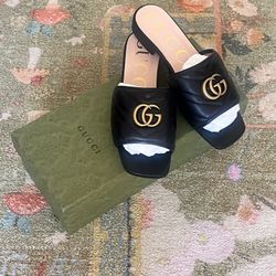 Gucci quilted leather slide sandals In