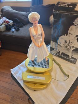 Marilyn monroe telephone with box