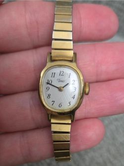Timex Gold Tone Women's Stretch Band Watch