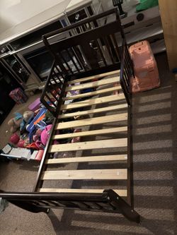 Toddler bed