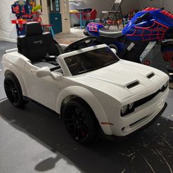 Challenger Car Toy 