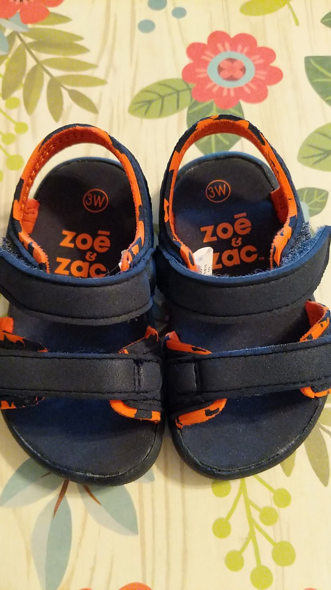Zoe and Zac baby toddler shoes size number 3 wide brand new never been used