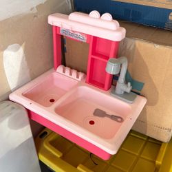 Toy kitchen Sink