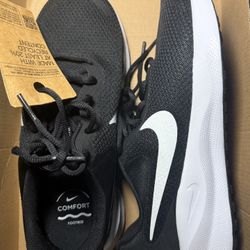 Nike Revolution 7 Running Shoes - Men’s 8 Wide (Women’s 9.5) / Brand New