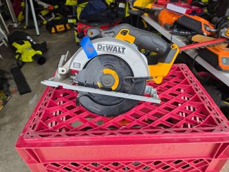 Dewalt 20v 6 1/2" Circular Saw ( tool only)