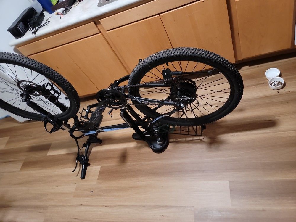 Ebike Battery 36V 10Ah Lithium Battery Ebike Battery Pack with 2A Fast Charger and BMS, USB Interface, LED Battery Indicator,Power Switch, Safety Lock