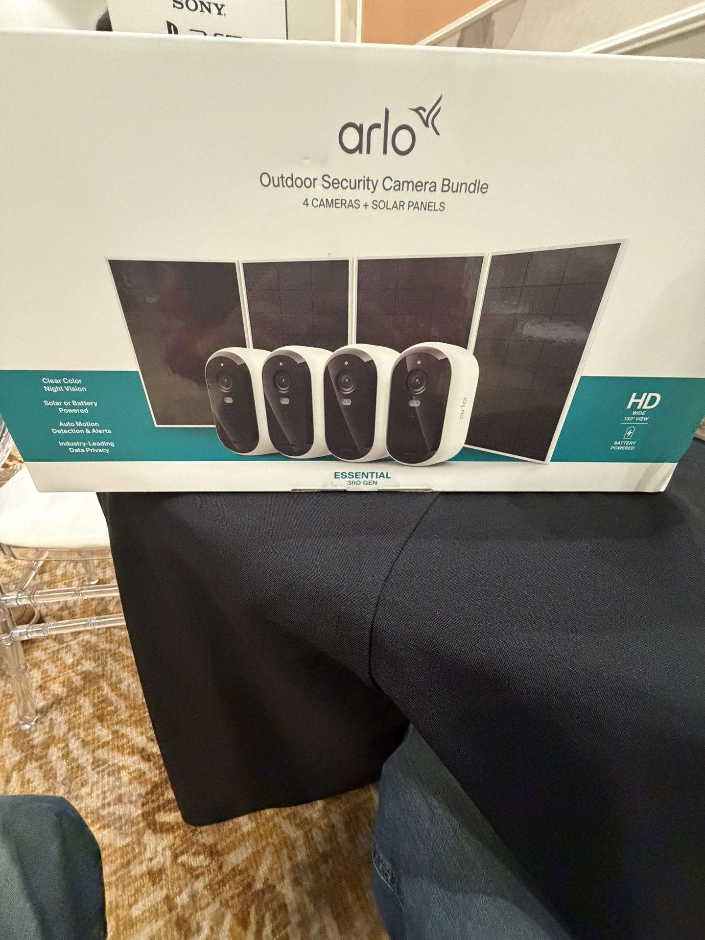 Arlo outdoor security 4 pack cameras +bundle