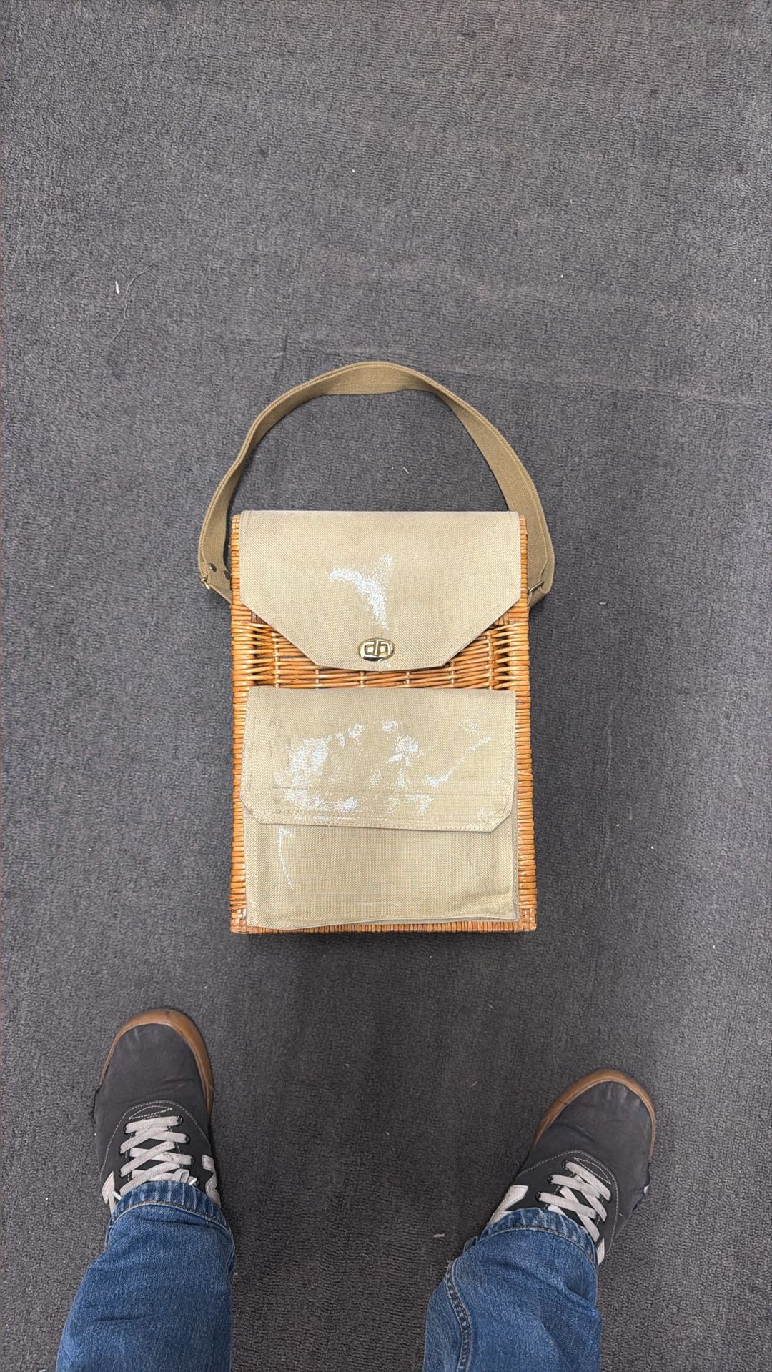 Used Wine Wicker Picnic Bag