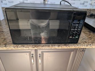 Microwave 1-month-old almost new