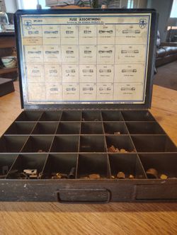 Vintage 1949 Bowman Automotive Fuse Case