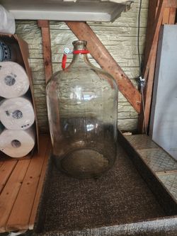 Glass  GALLONS  water JAR