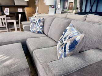 Sofa Chaise REVERSIBLE ✨ Ashley w Pillows!
