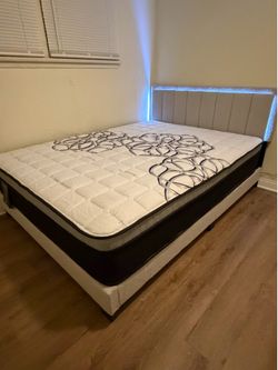 Queen size mattress pillow top 12”   New mattress in a plastic sealed. We offer same day delivery