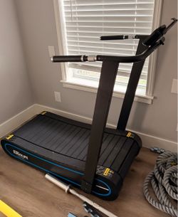 CURVED TREADMILL