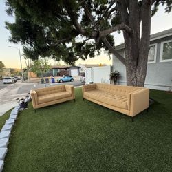 Modern sofas in very good condition.