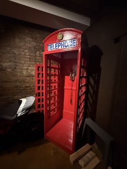 Full Size Replica British Red Telephone Booth