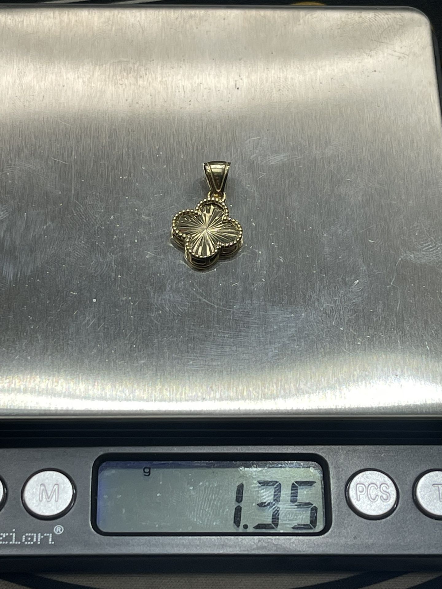 10k Gold 4-Leaf Pendant