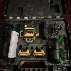 DEWALT 3 Way Laser Level And 1 Extra Battery