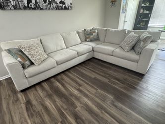 COMFY COUCH!!