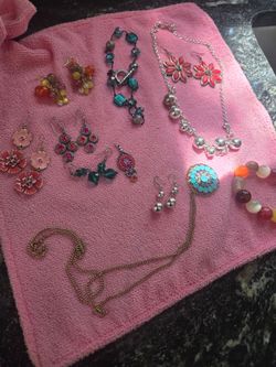Mixed Costume Jewelry Lot (Bulk buy)