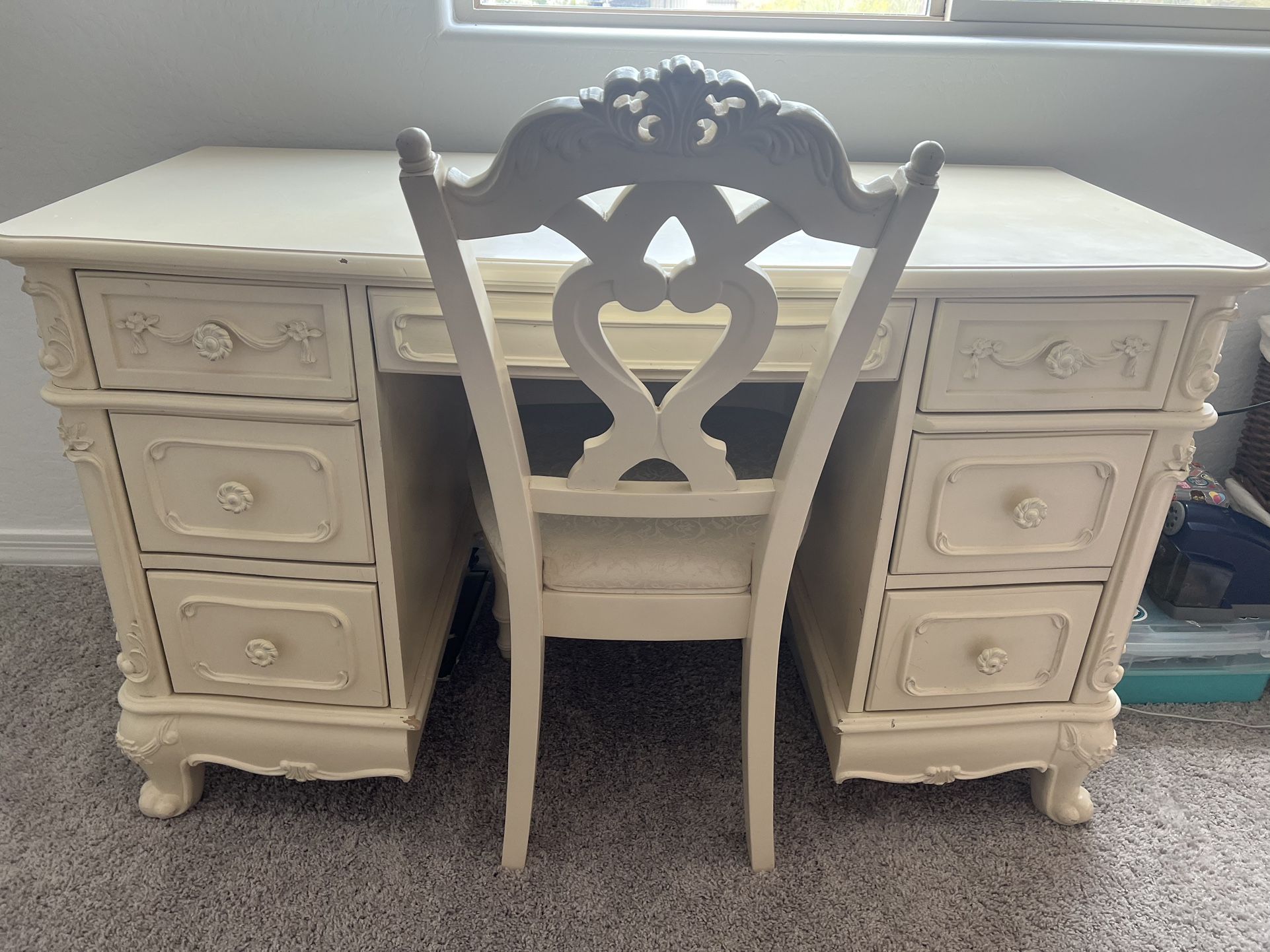 PRINCESS DESK & CHAIR