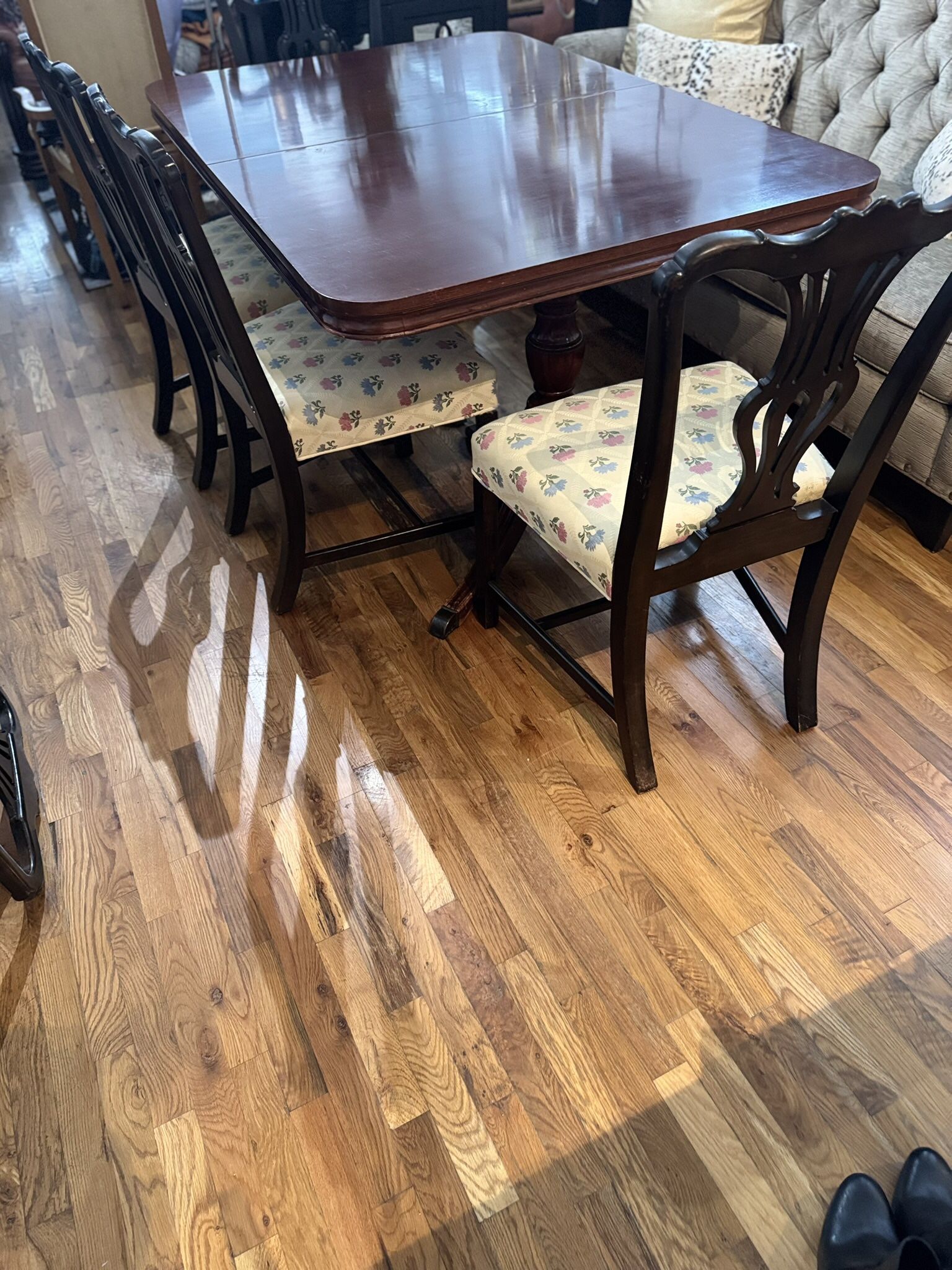 8  Dining Room Chairs $30 Each 