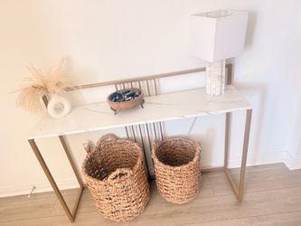 Modern Faux-Marble Console/Entryway Table – Gold Frame